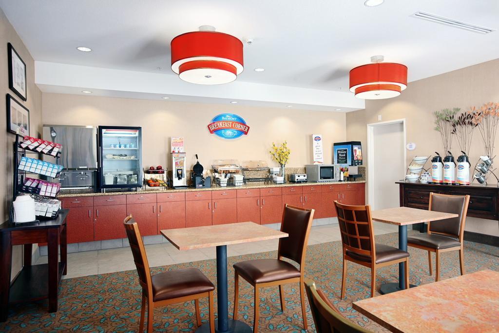 Baymont By Wyndham Denver International Airport DEN Restaurante foto